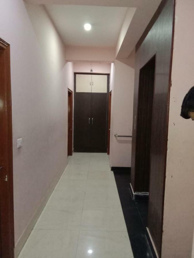 Adb Rooms Hotel De Pal Varanasi Eksteriør bilde